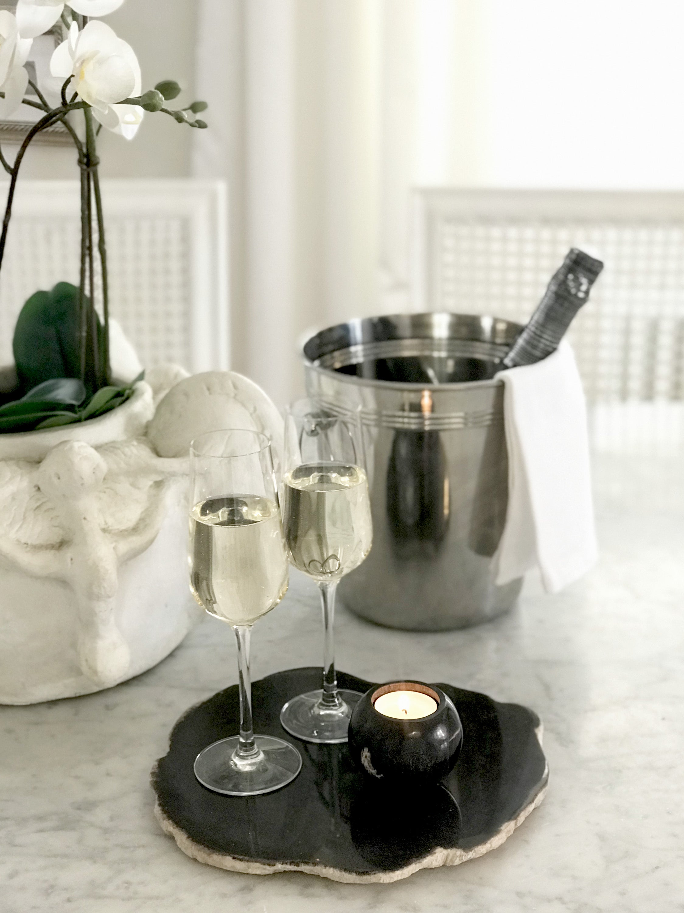 Set of 2 round reversible candle/incense holders in petrified wood and assorted balinese incense