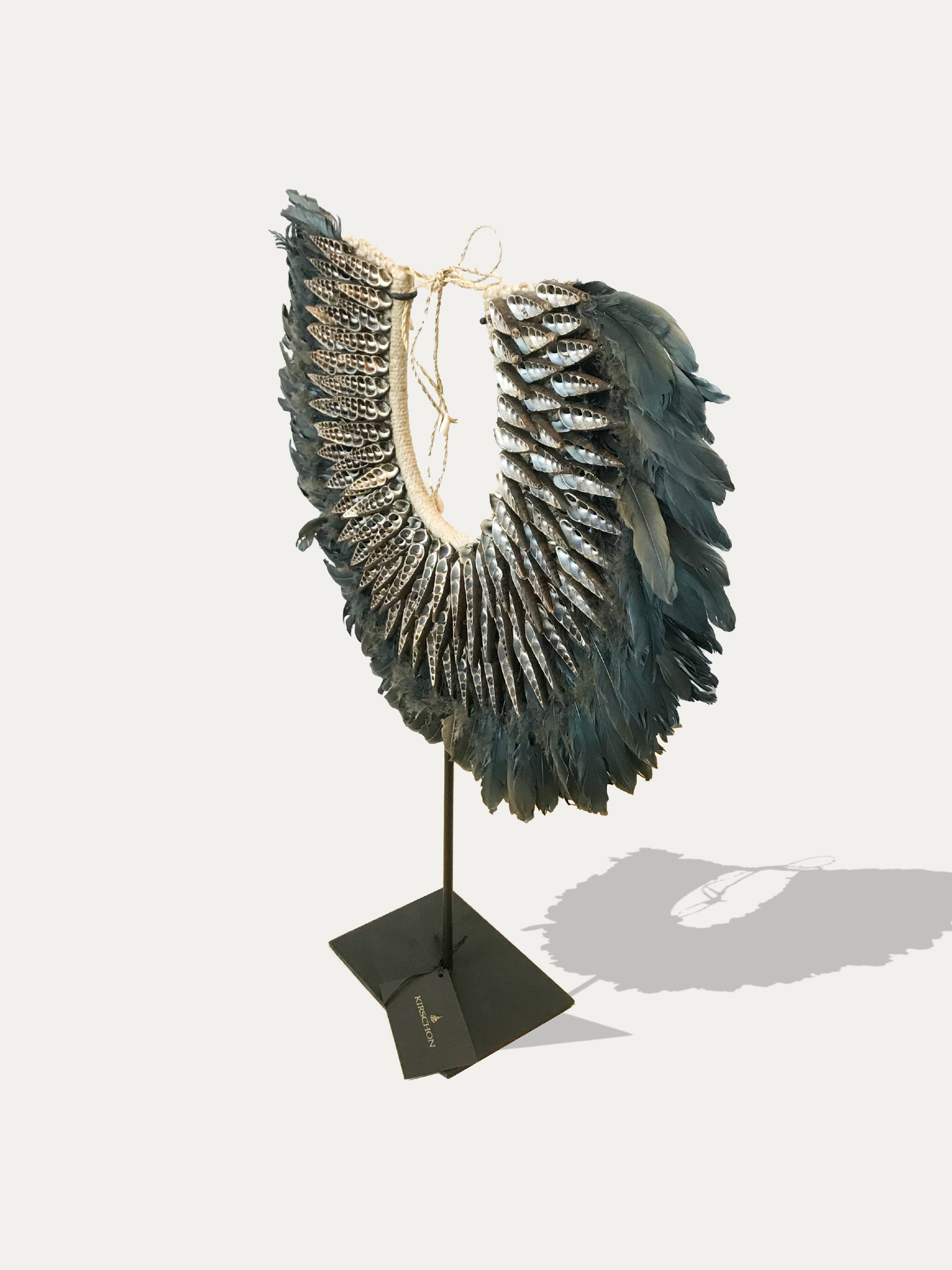 Spiral shell and feather necklace from Papua - Asian Art from Kirschon