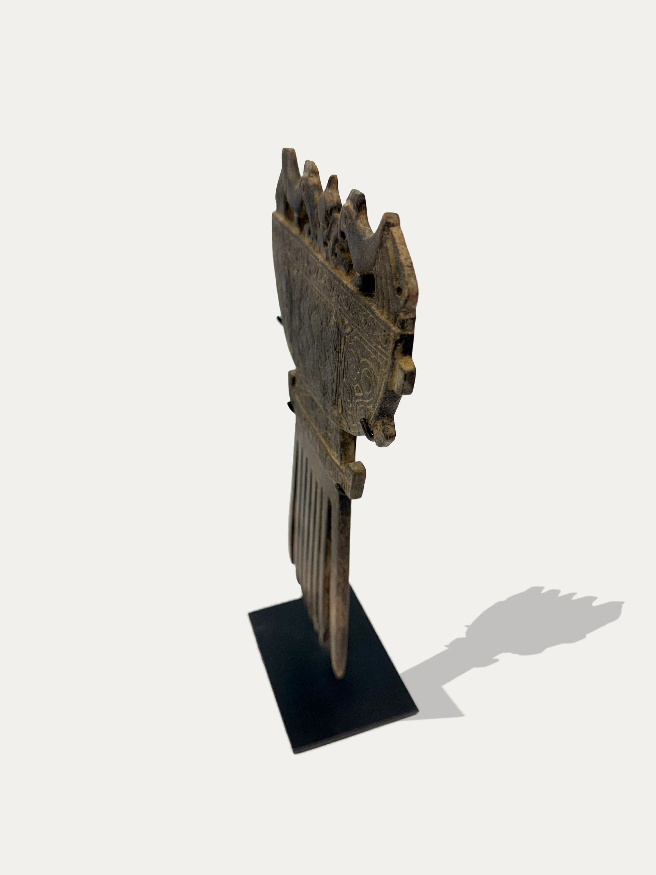 Wood comb from Sulawesi – tribal artifact at Kirschon, Lake Como, Italy.