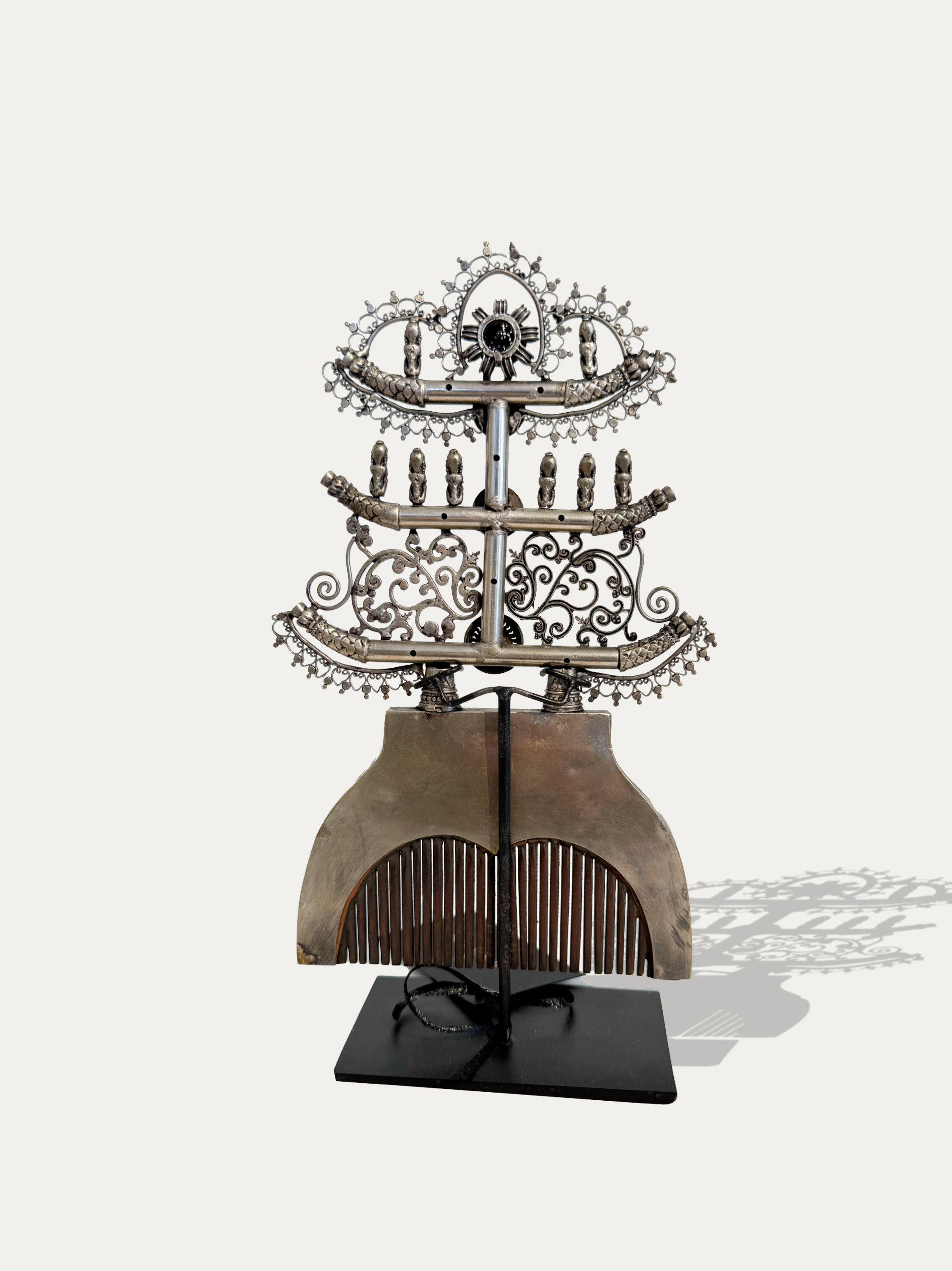 VINTAGE-KAMM AUS SILBER UND MESSING