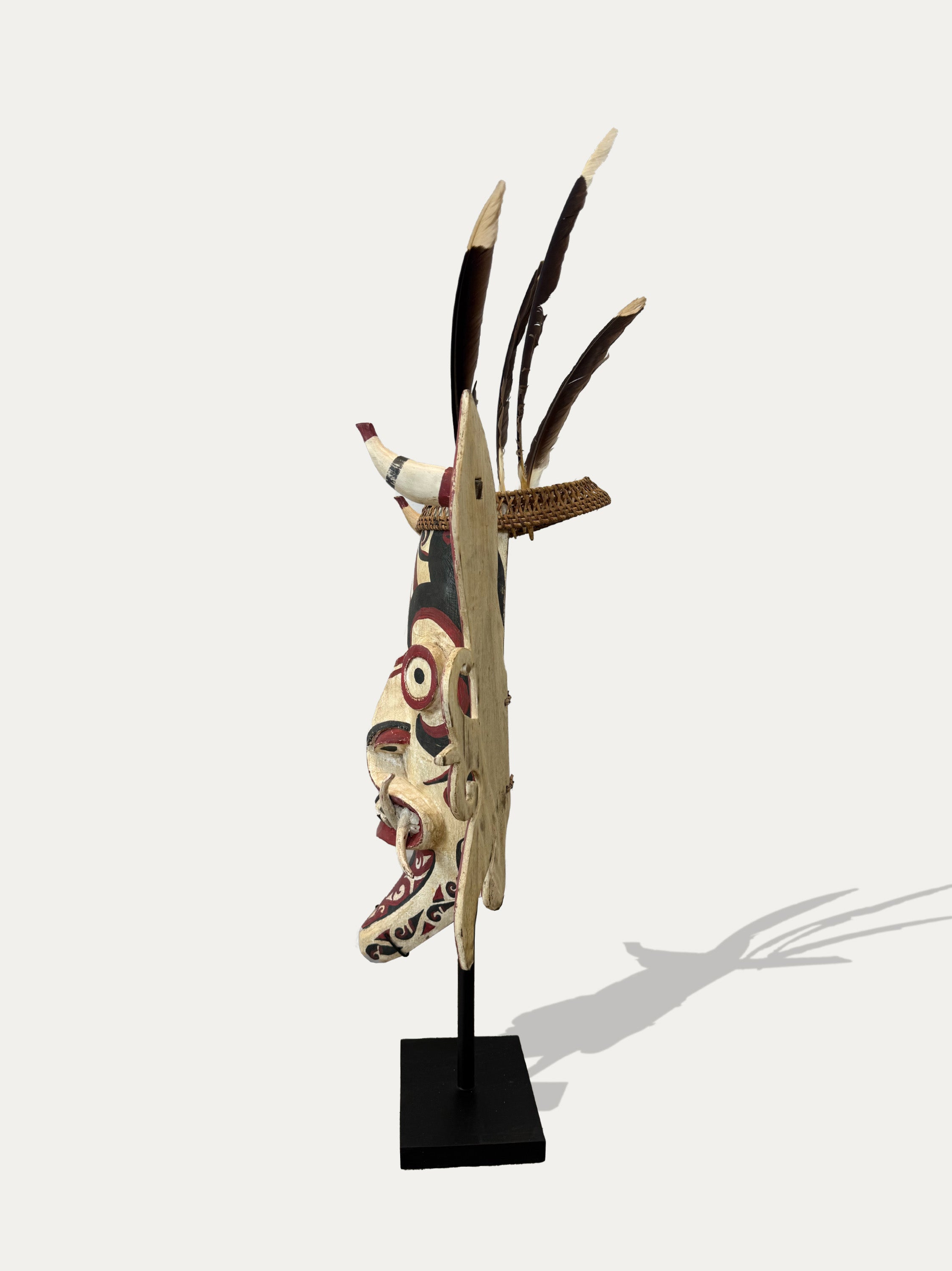 indonesian-hudoq-mask-east-kalimantan-ethnic-wood-sculpture