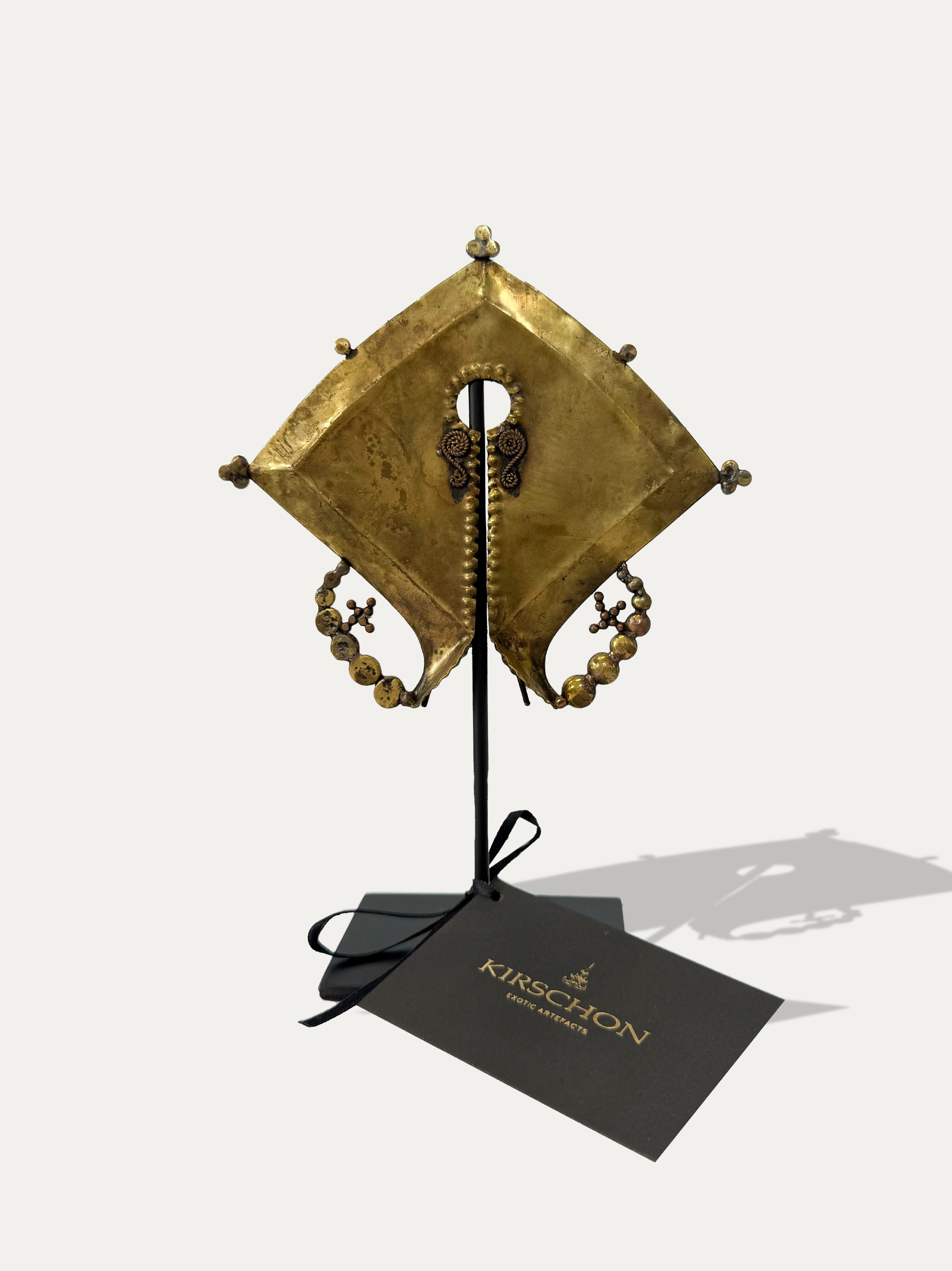 mamuli-tribal-ornament-sumba-indonesia