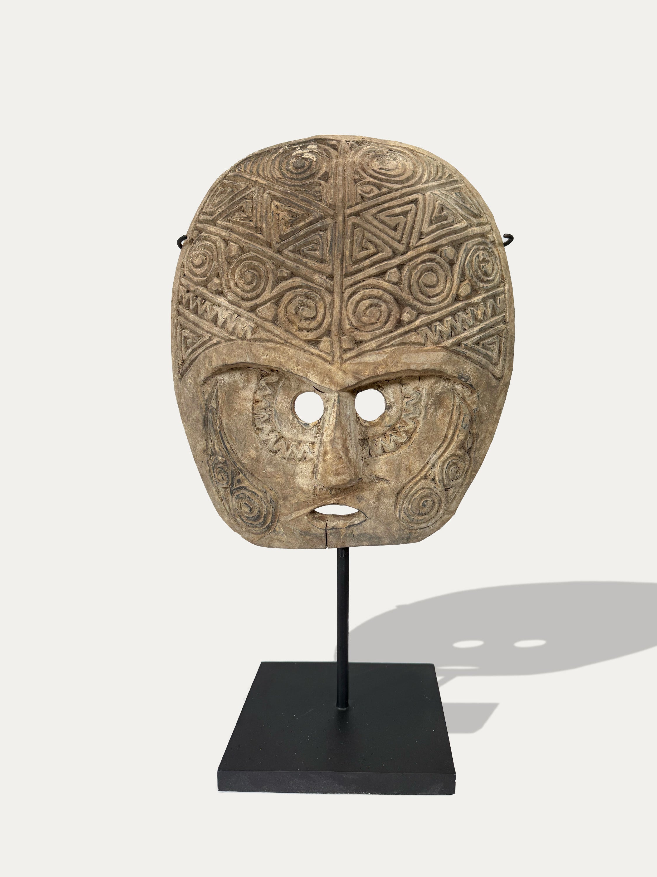 handcarved-wood-mask-sumba-tribal-art-kirschon-como