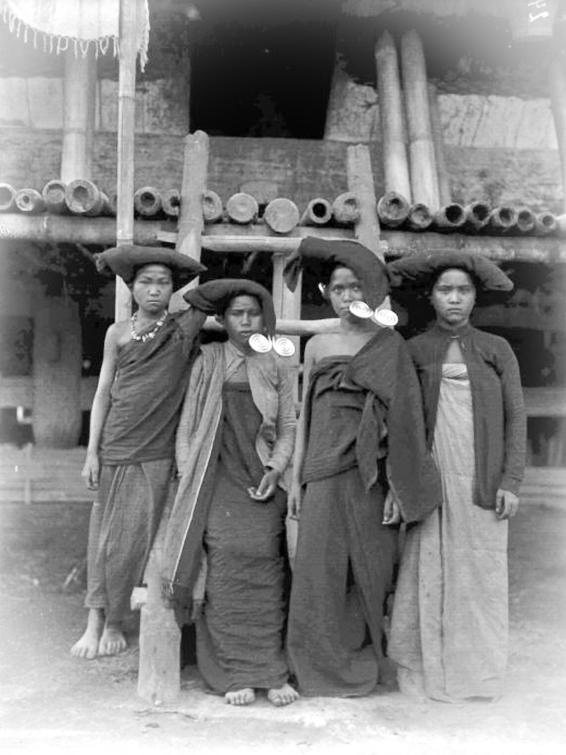 Collectie Wereldmuseum (v/h Tropenmuseum), part of the National Museum of World Cultures, CC BY-SA 3.0 <https://creativecommons.org/licenses/by-sa/3.0>, via Wikimedia Commons