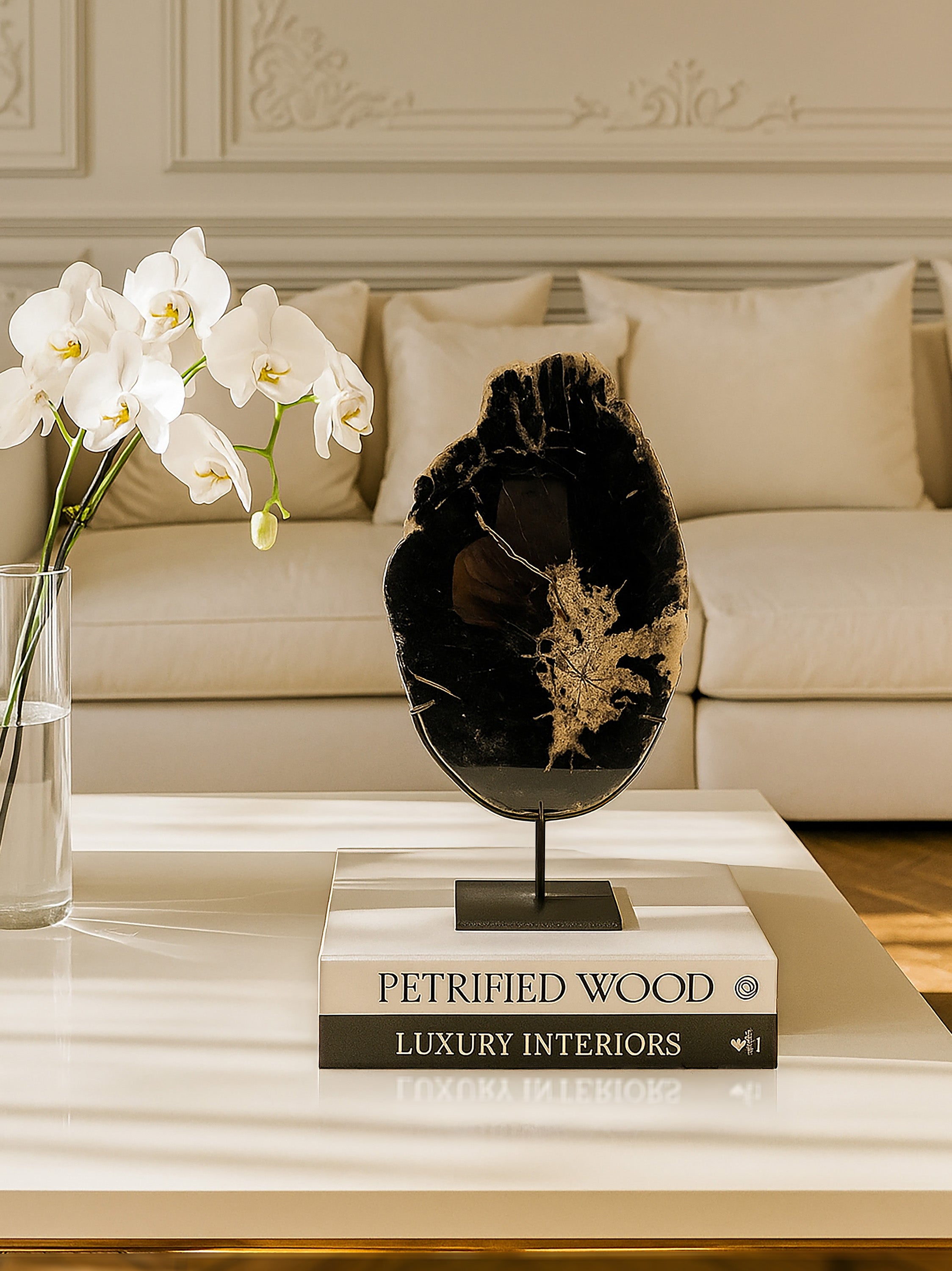 Scultura e Vassoio in Legno Pietrificato