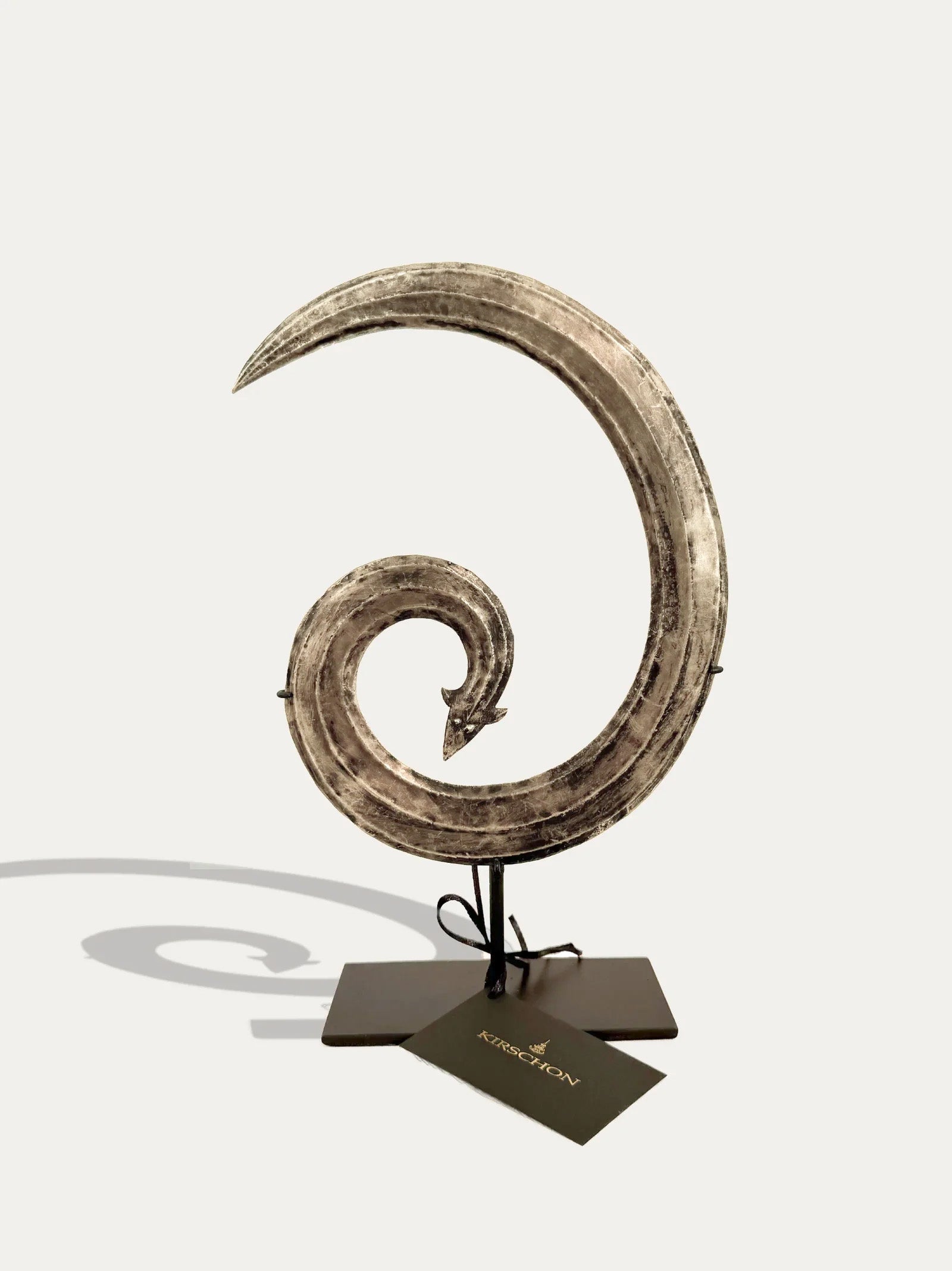 ORNEMENT DE TÊTE SANGGORI DE COULEUR ARGENTÉE