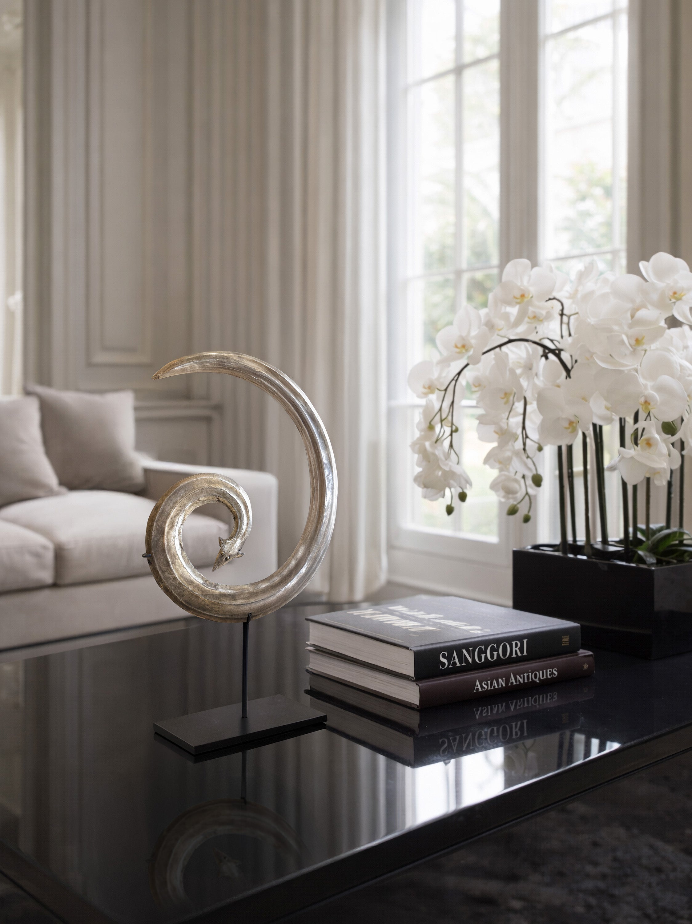 ORNEMENT DE TÊTE SANGGORI DE COULEUR ARGENTÉE