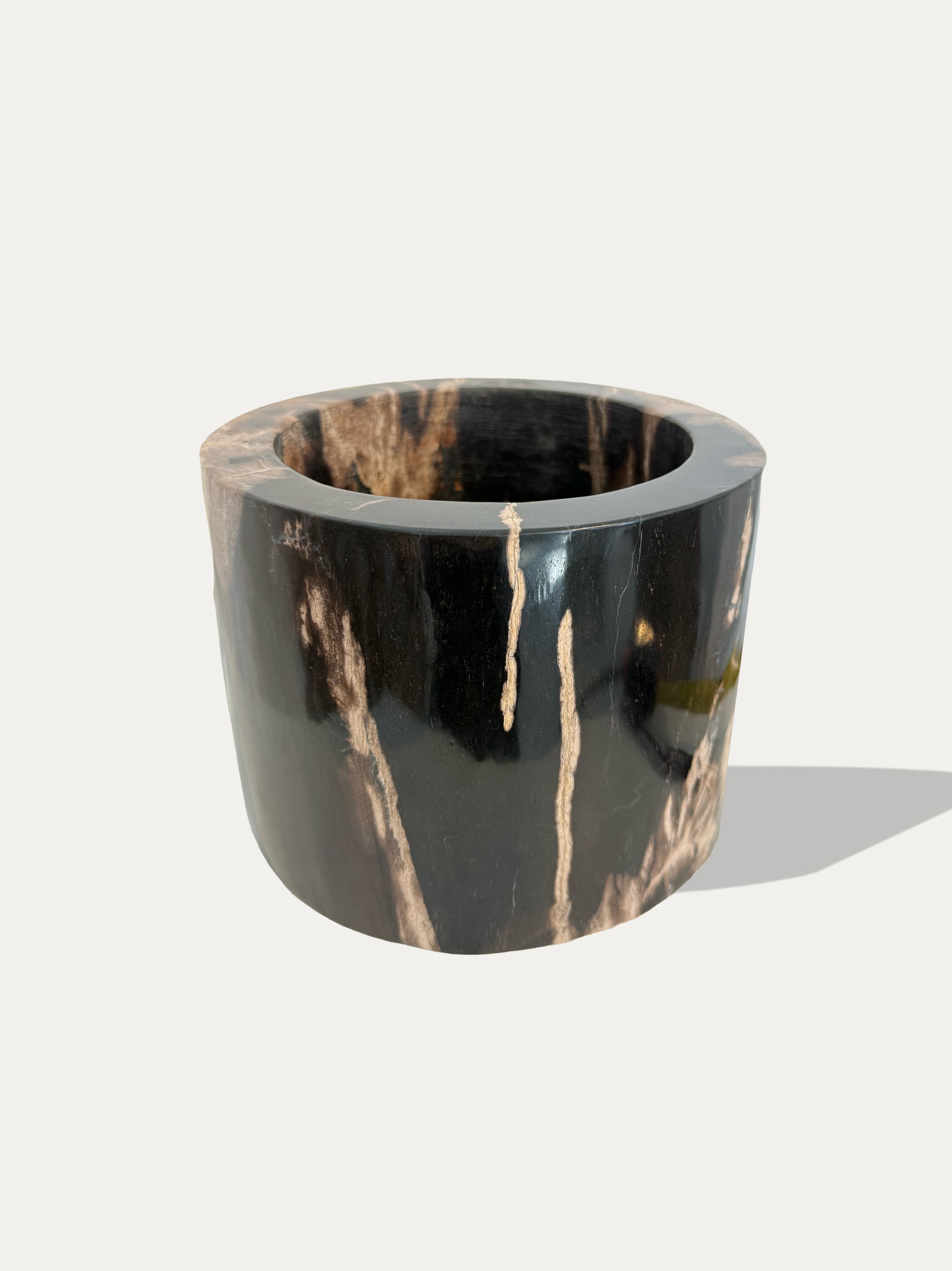 petrified-wood-vase-java-indonesia-kirschon