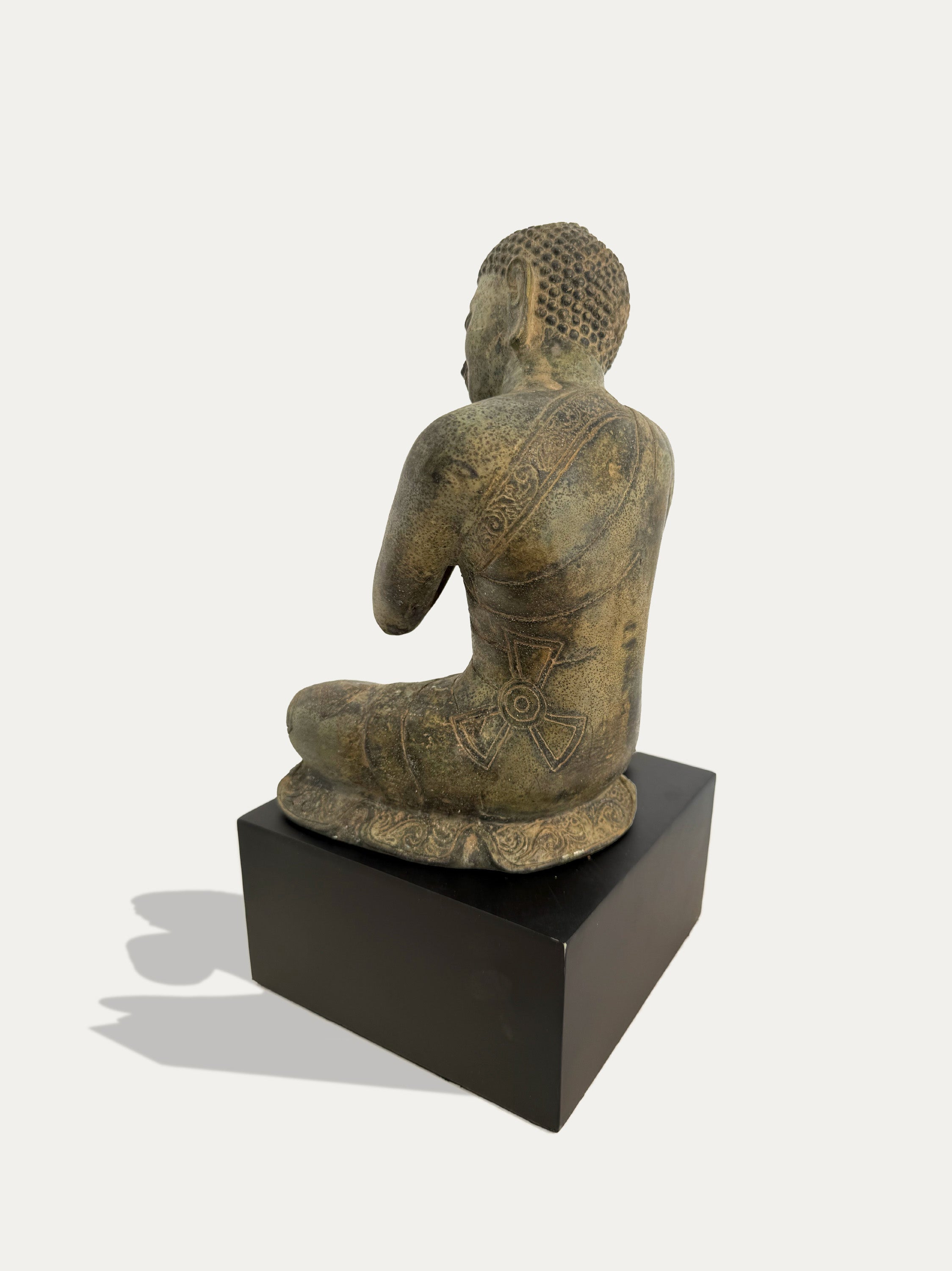 VINTAGE SEATED BUDDHA