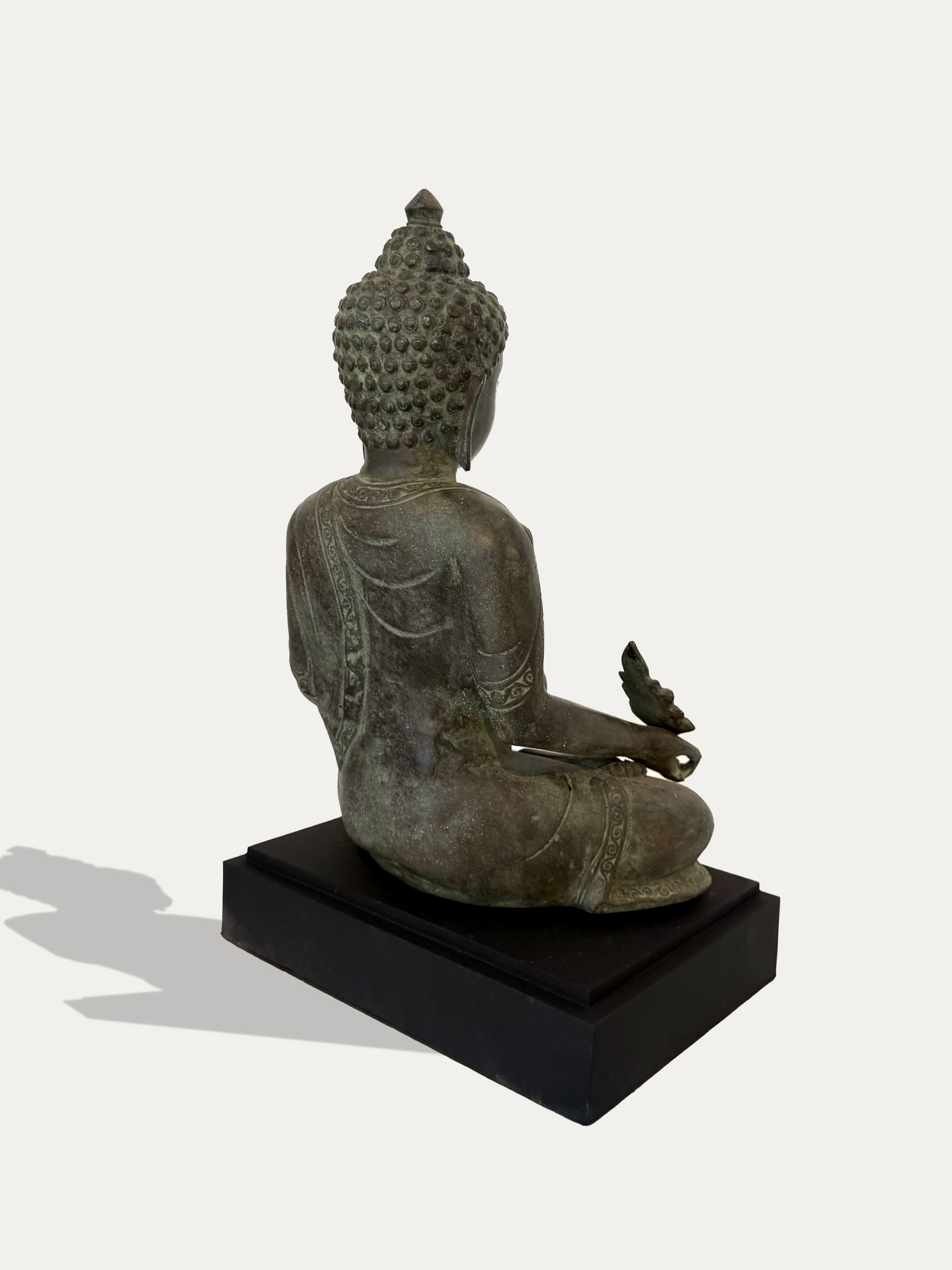 VINTAGE-BRONZE-BUDDHA IN SITZENDER POSITION
