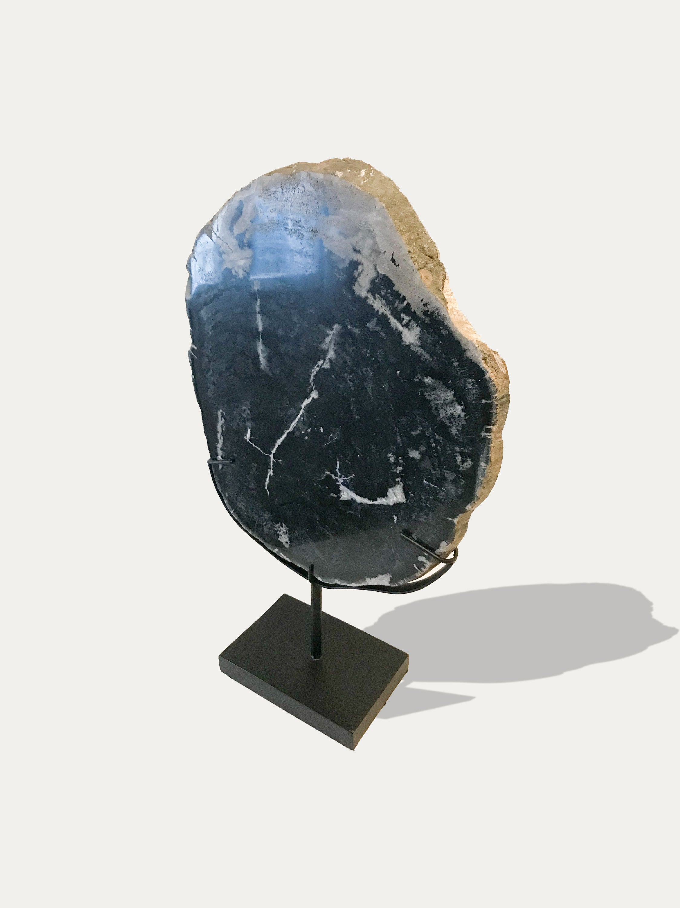 Petrified Wood Sculpture and Tray - Asian art from Kirschon