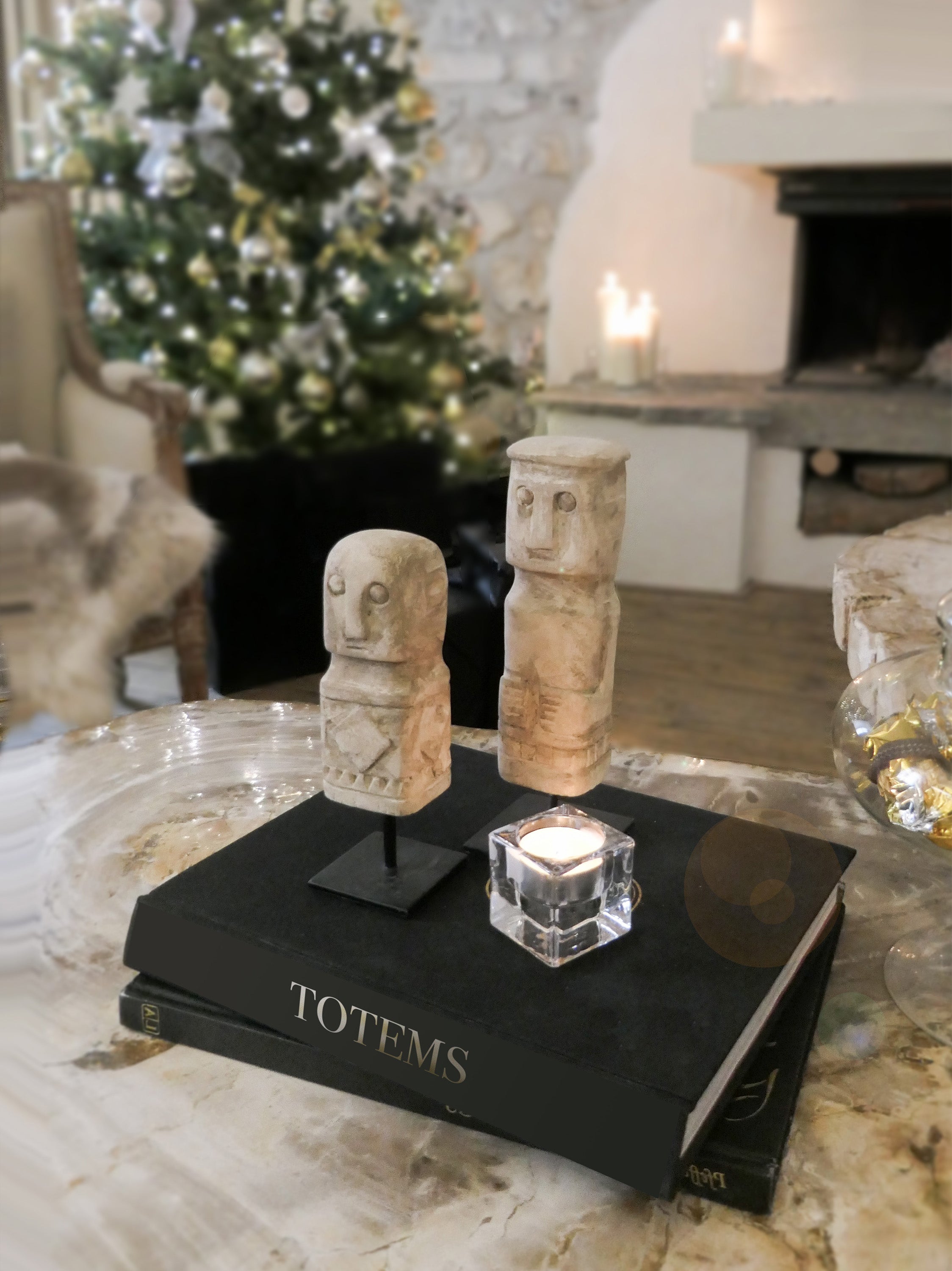 Set of 2 Tribal Limestone Statues from Timor - Asian Art from Kirschon