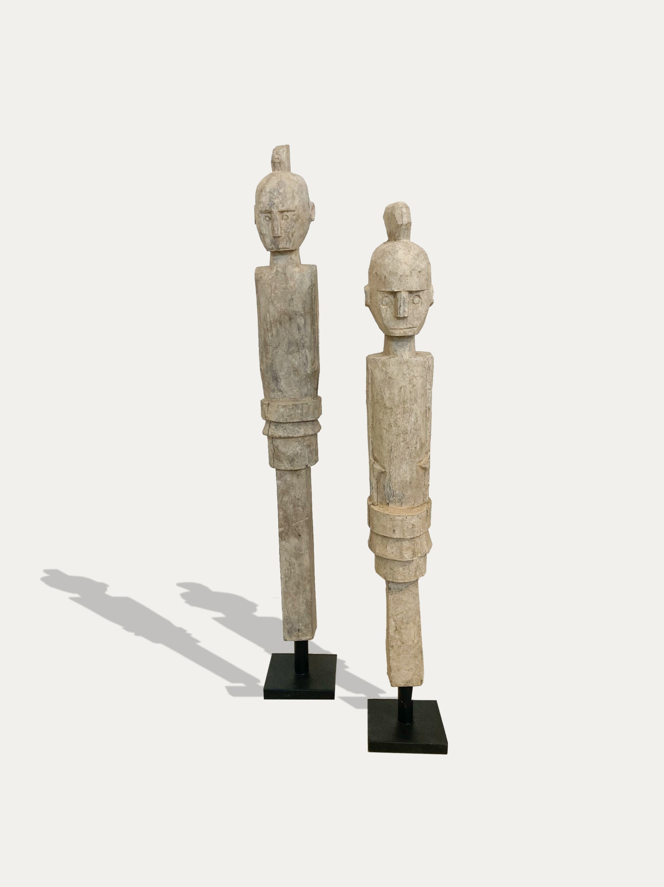 Set of 2 hand carved Kaduma statues from Sumba - Asian Art from Kirschon