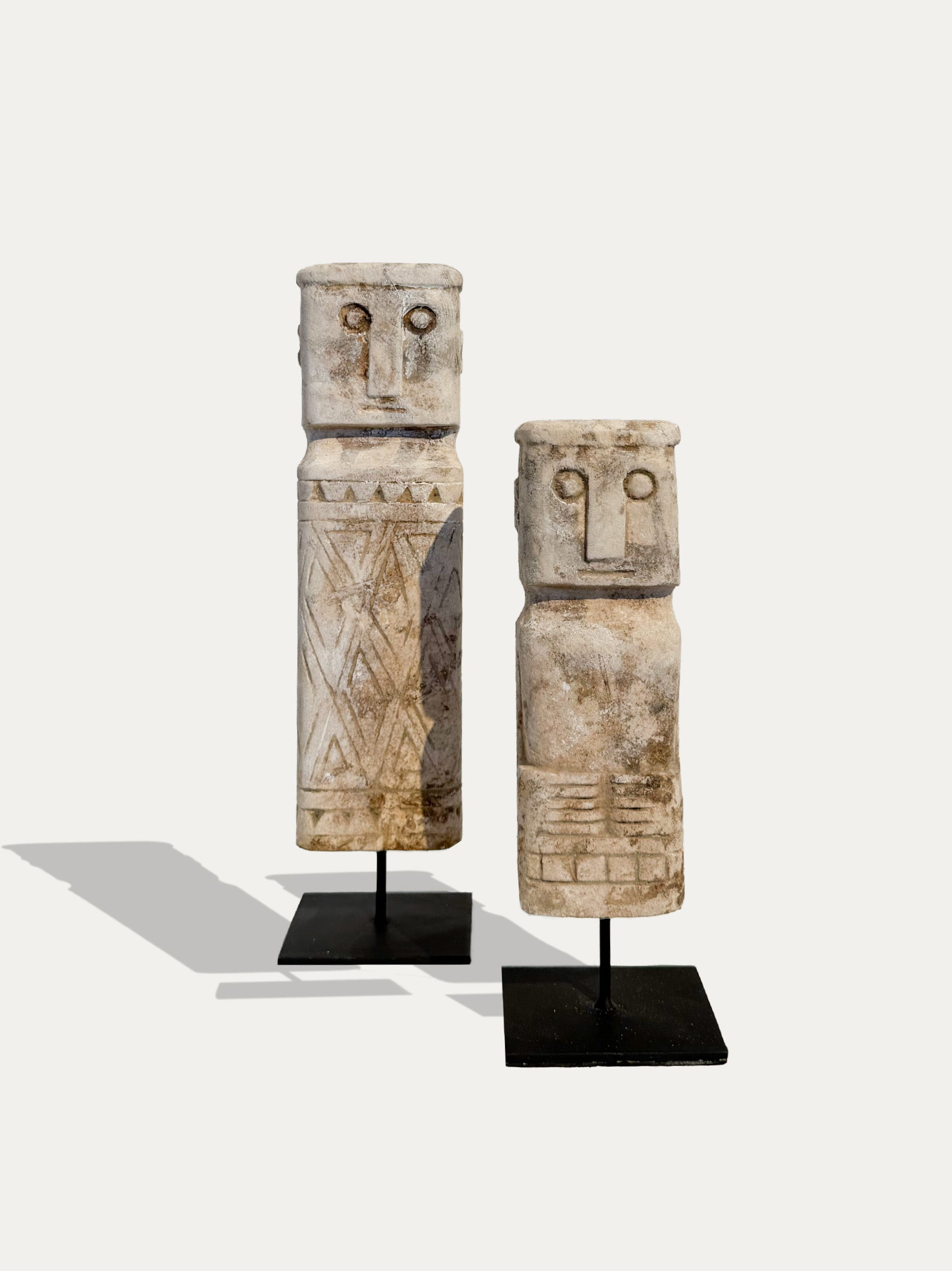 Stone totems rom Timor