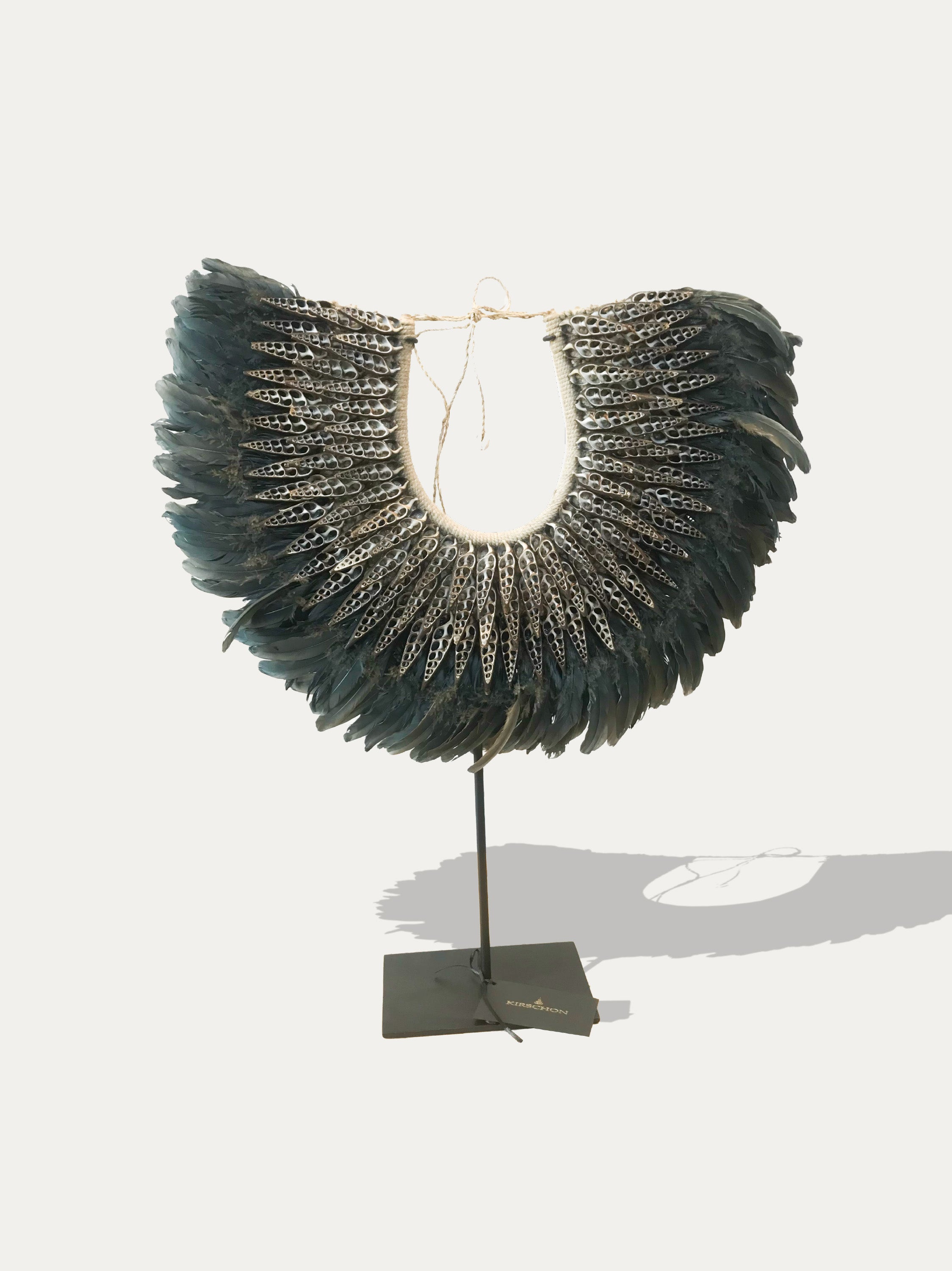 Spiral shell and feather necklace from Papua - Asian Art from Kirschon