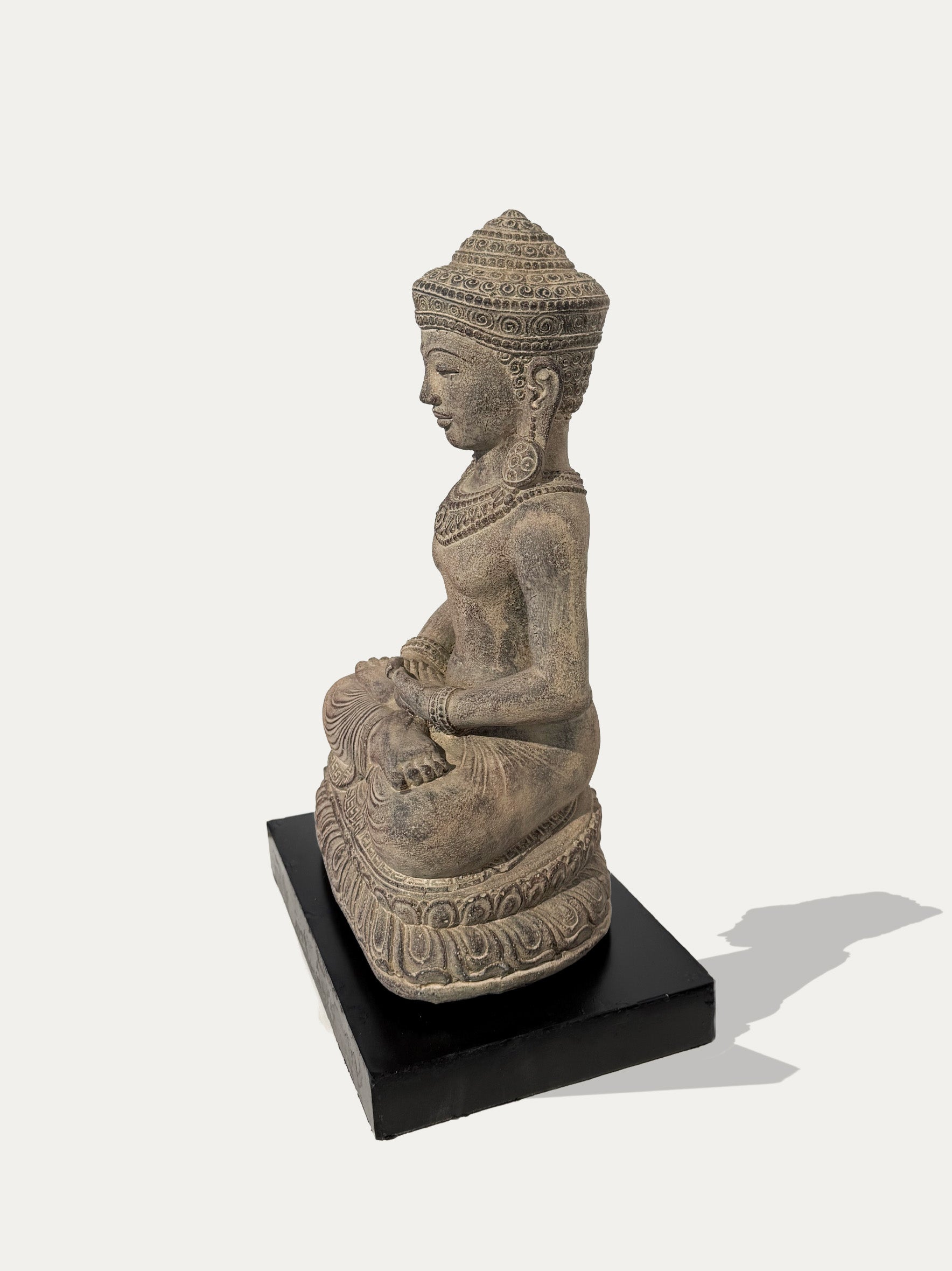 Dewi Tara stone statue - Asian Art from Kirschon