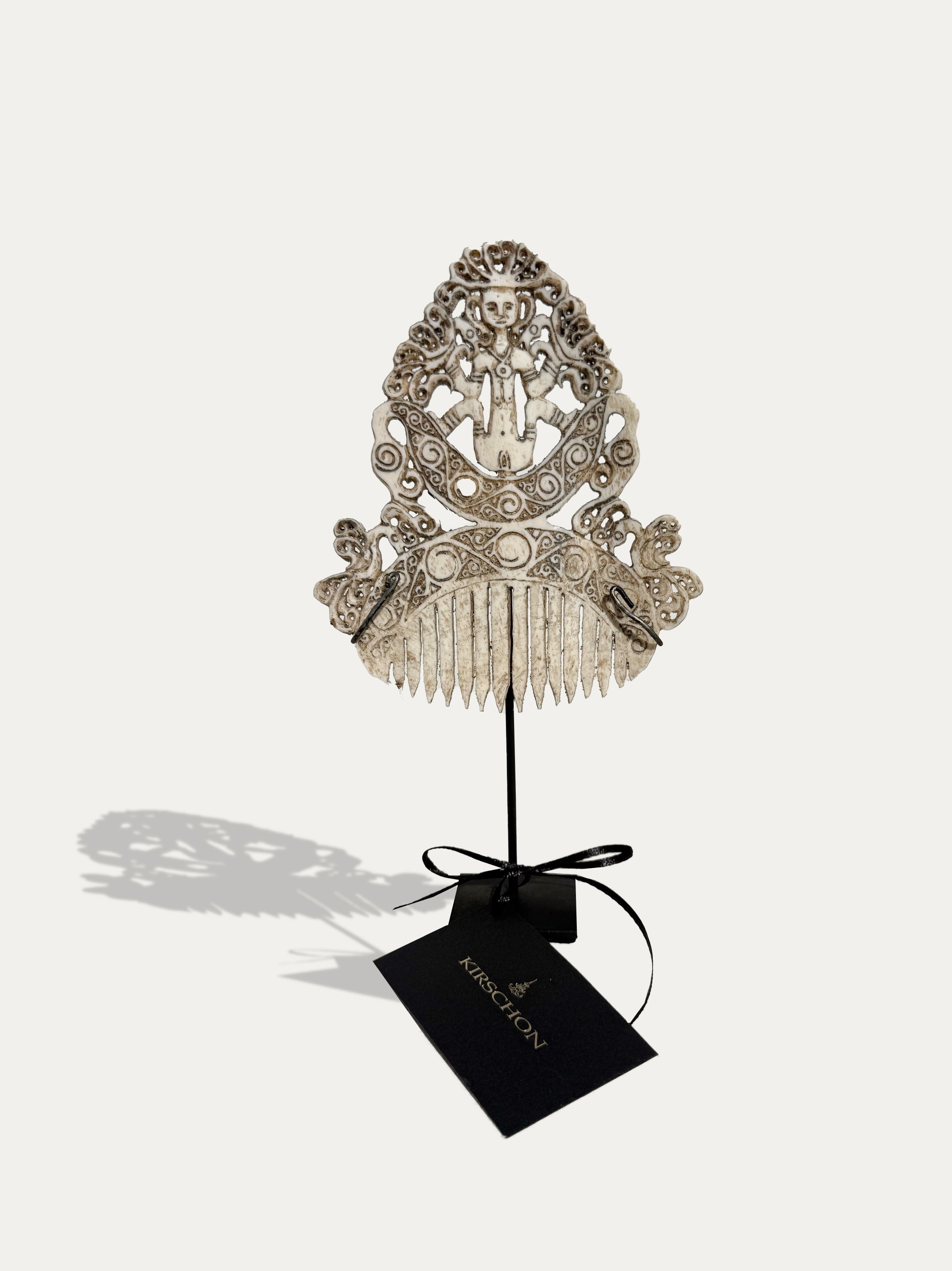 hand-carved-comb-timor-indonesia-artisan-kirschon-lake-como