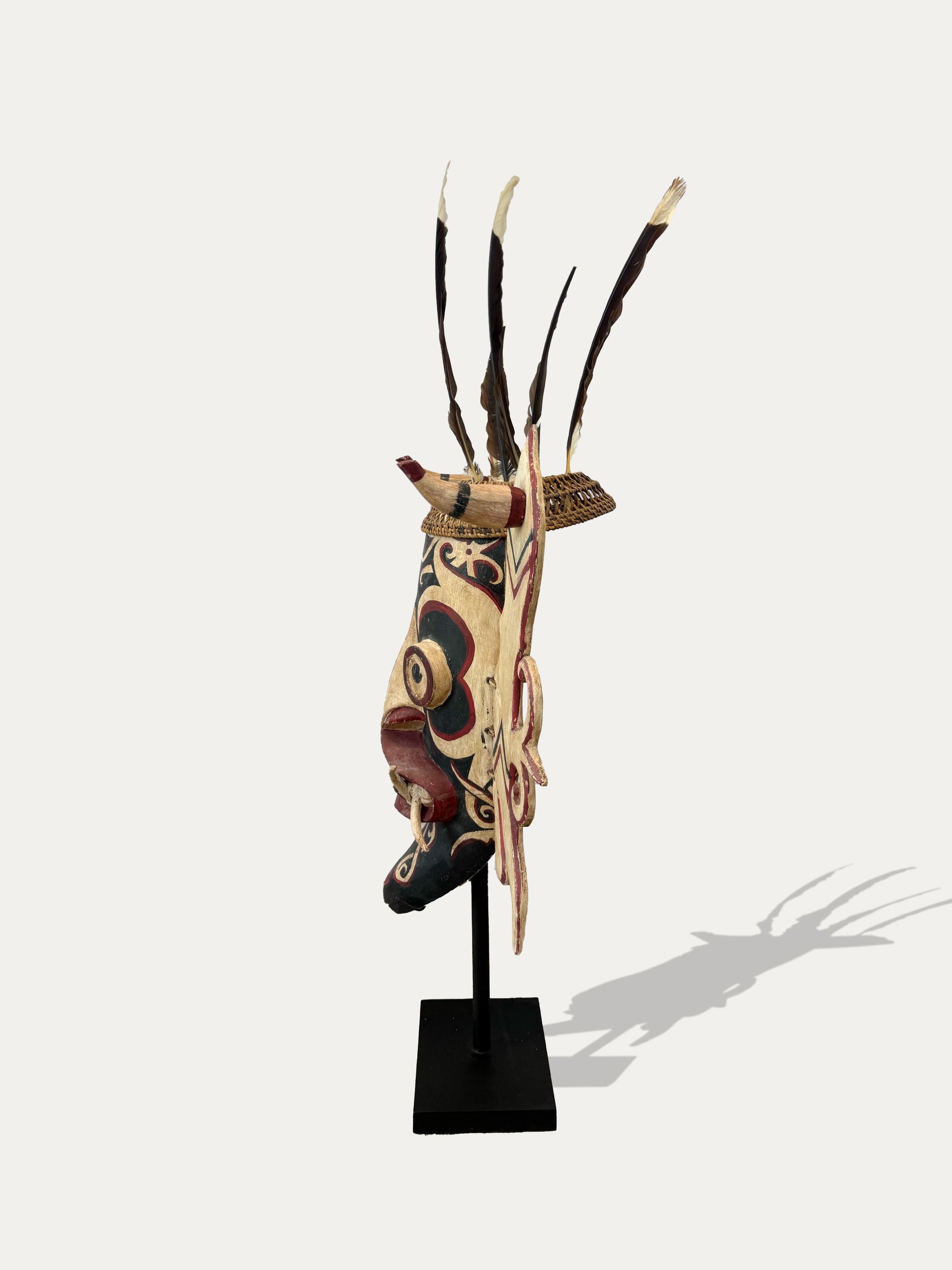 hand-carved-hudoq-mask-east-kalimantan-dayak-wood-carving