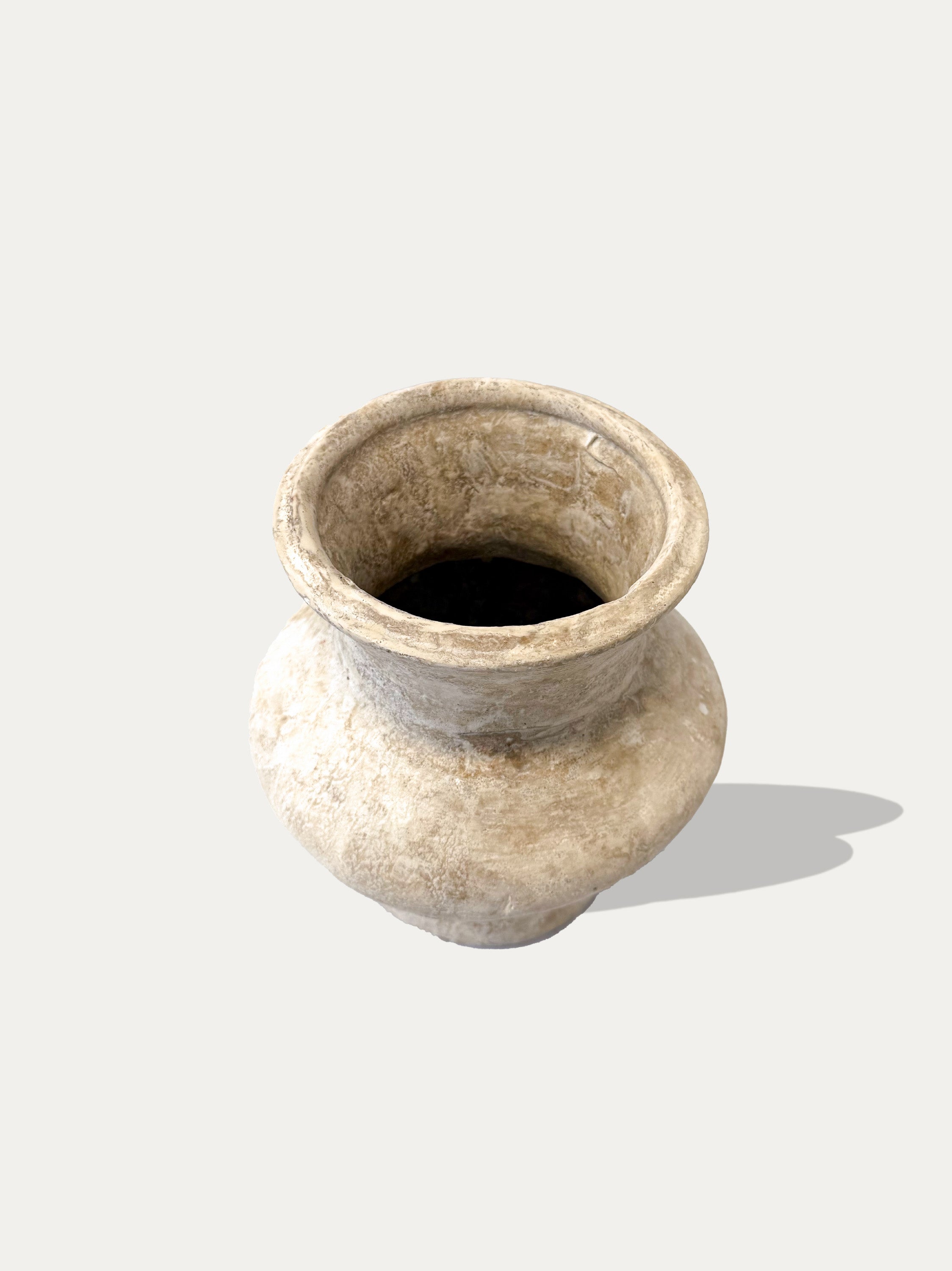 handcrafted-terracotta-vase-dayak-tradition-borneo