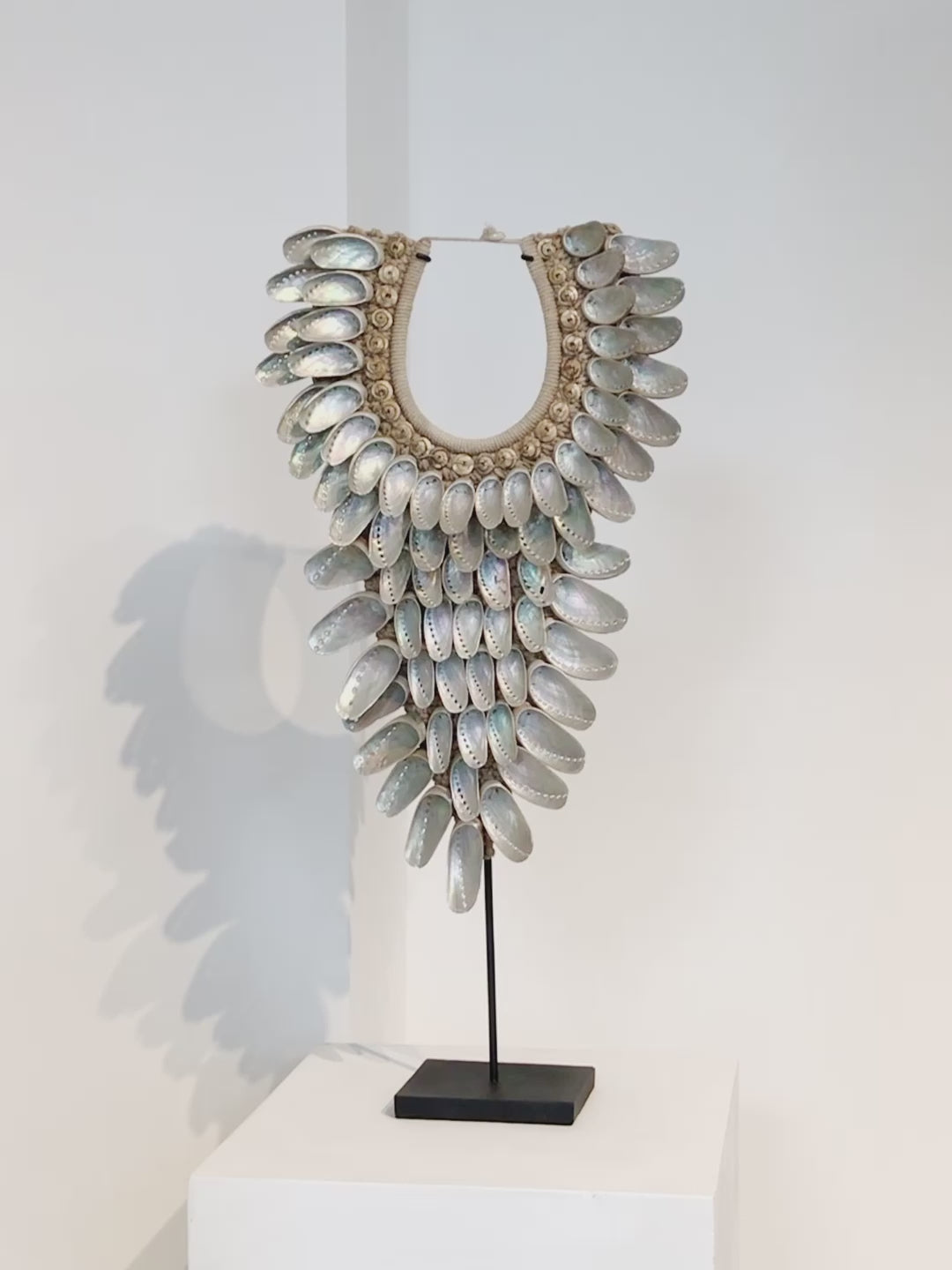 Abalone shell necklace from Papua - Asian Art from Kirschon