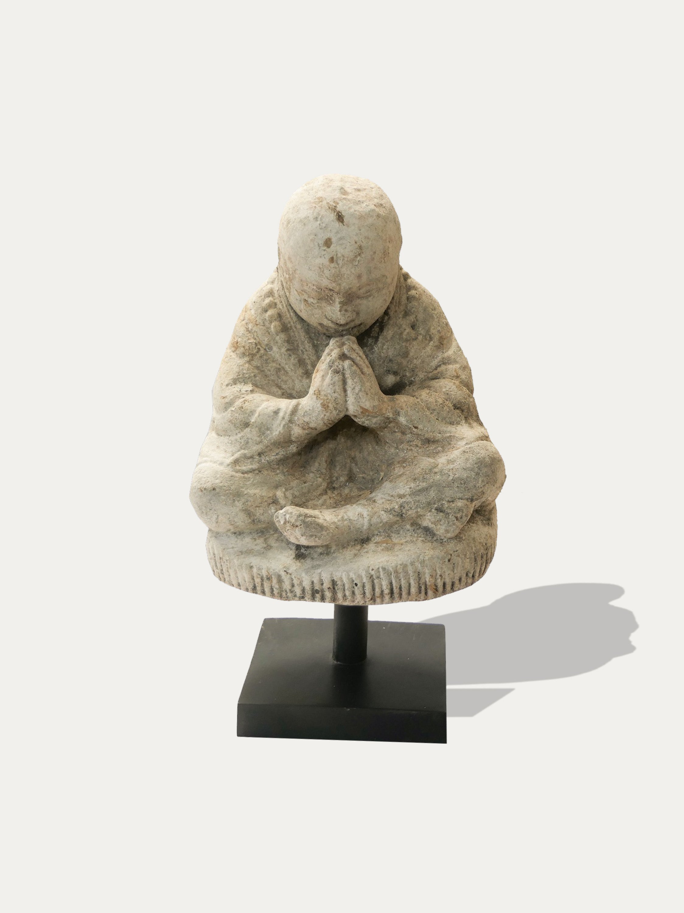 Praying monk statue from Java - Asian art from Kirschon