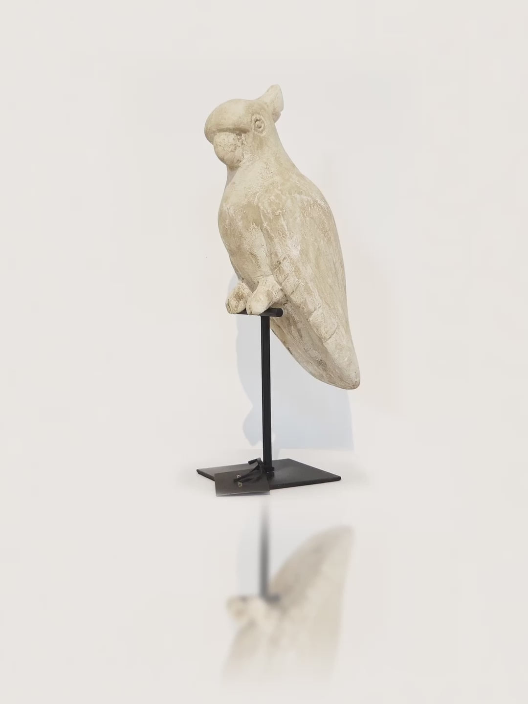 Crested cockatoo statue from Timor - Asian Art from Kirschon