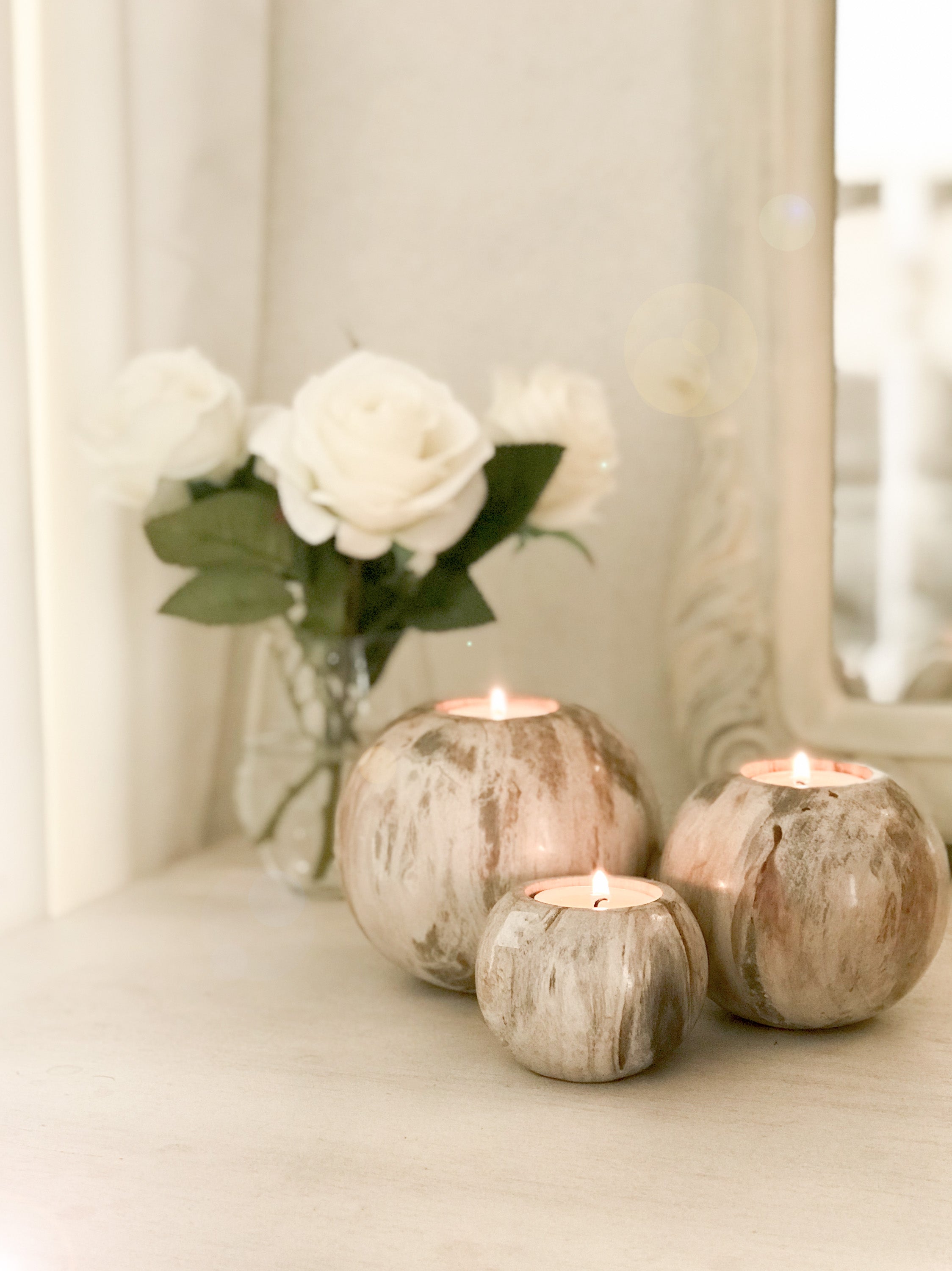 Set of 3 round reversible candle holders in petrified wood